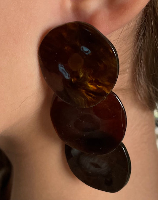 Boucles d’oreilles résine marron